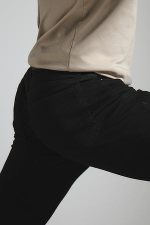 Athletic Fit Stretch Jeans in Black
