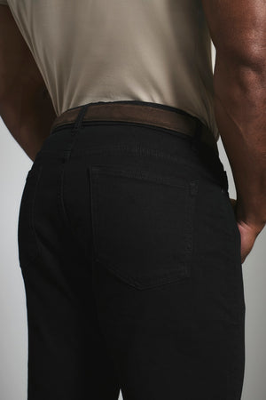 Athletic Fit Stretch Jeans in Black