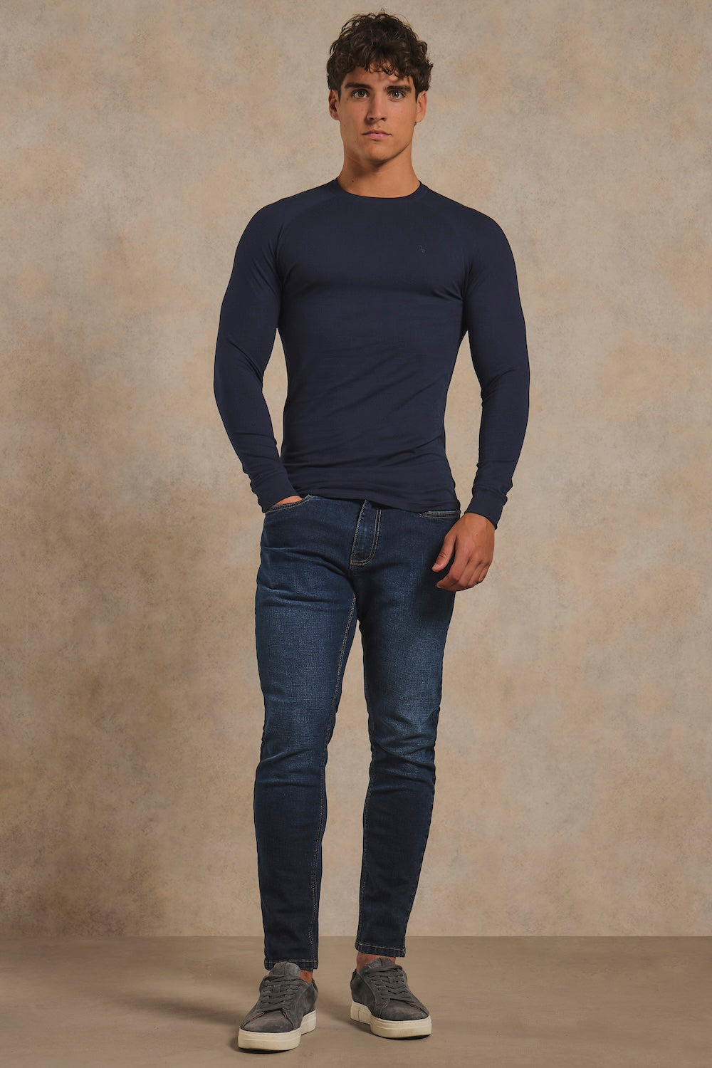 Athletic Fit Signature Long Sleeve T-Shirt in Navy