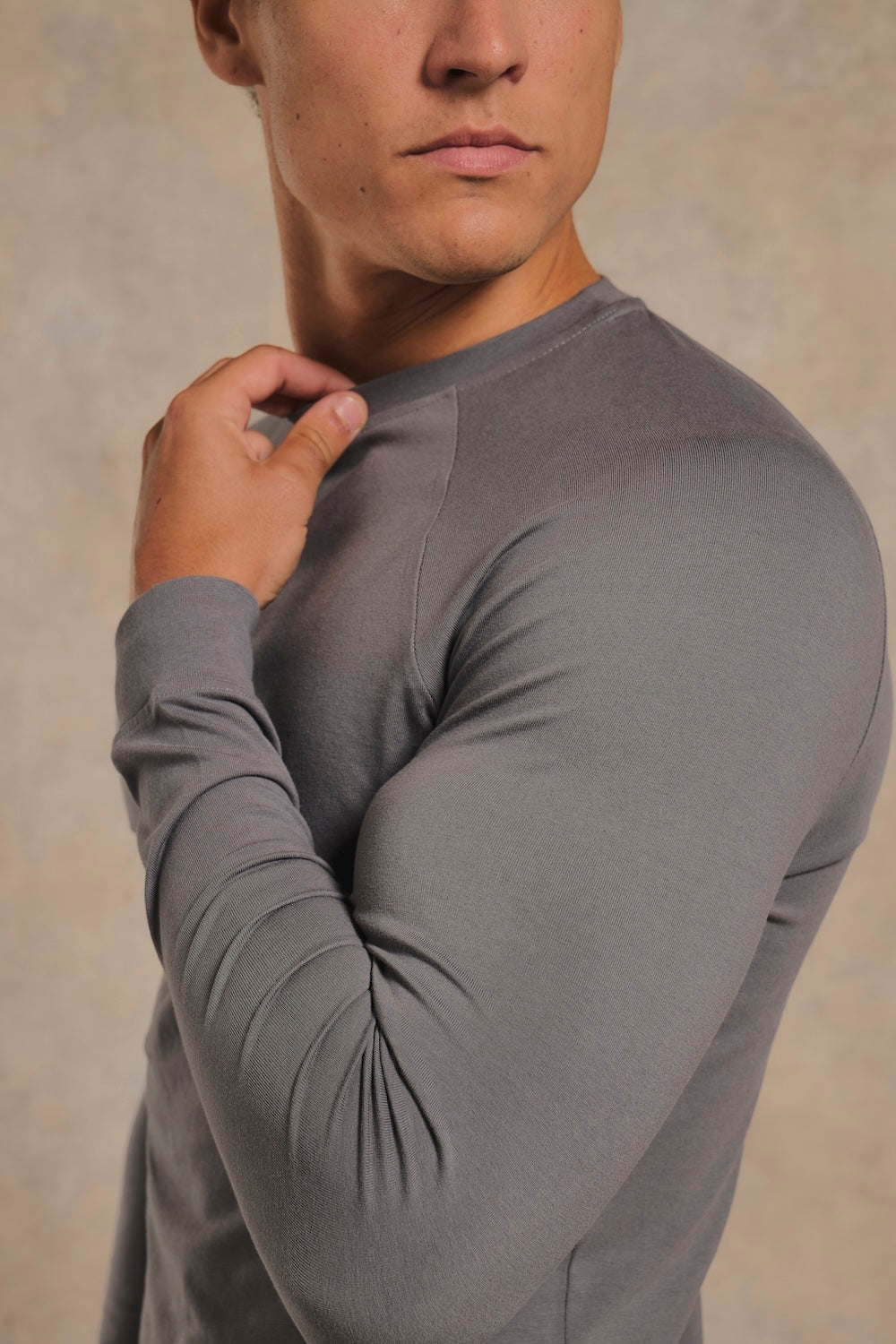Athletic Fit Signature Long Sleeve T-Shirt in Charcoal