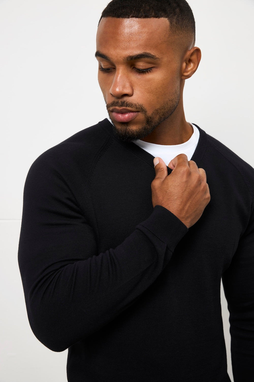 Pure Cotton Knitted V-Neck Sweater in Black - TAILORED ATHLETE - USA