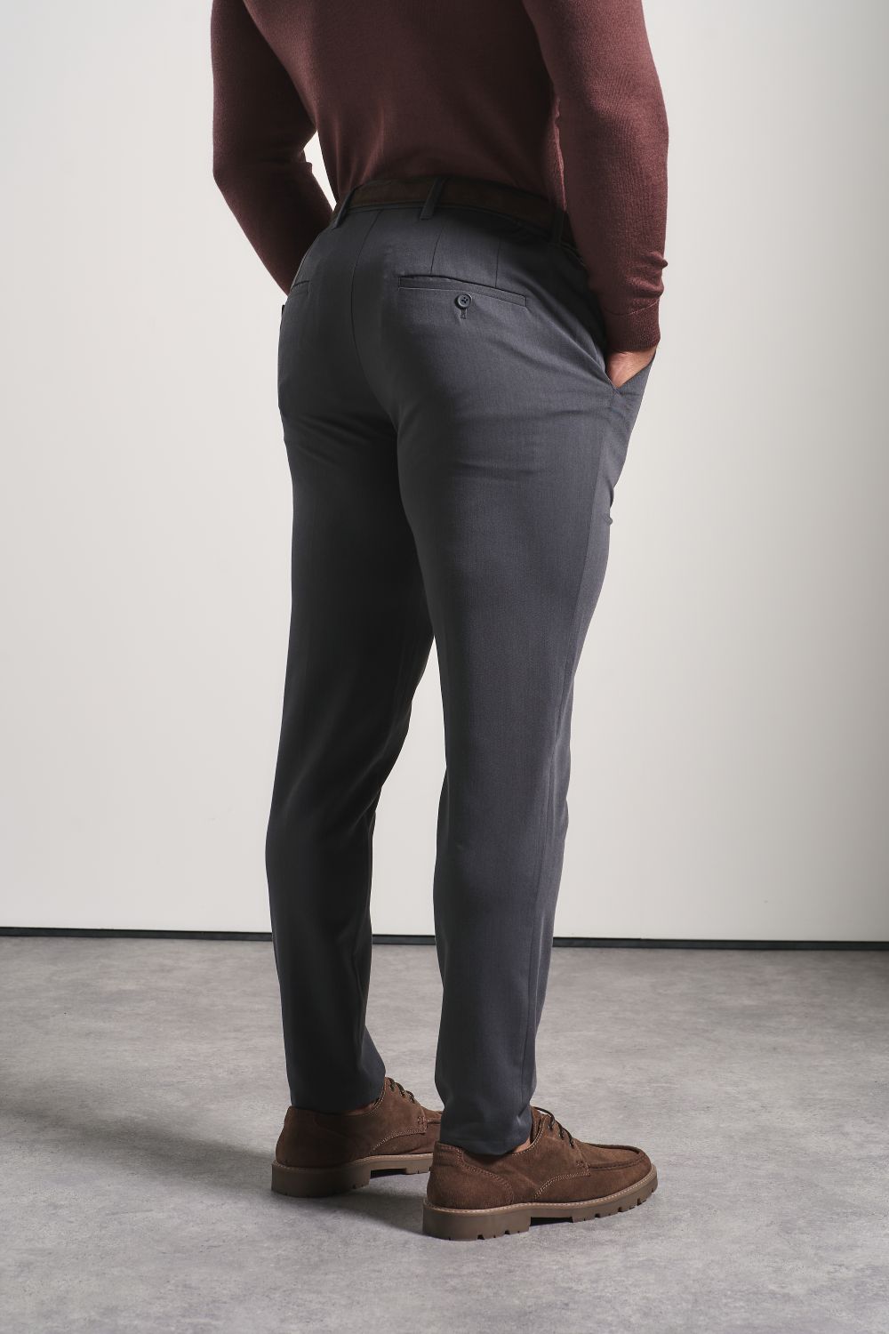 Athletic Fit Essential Pants in Graphite