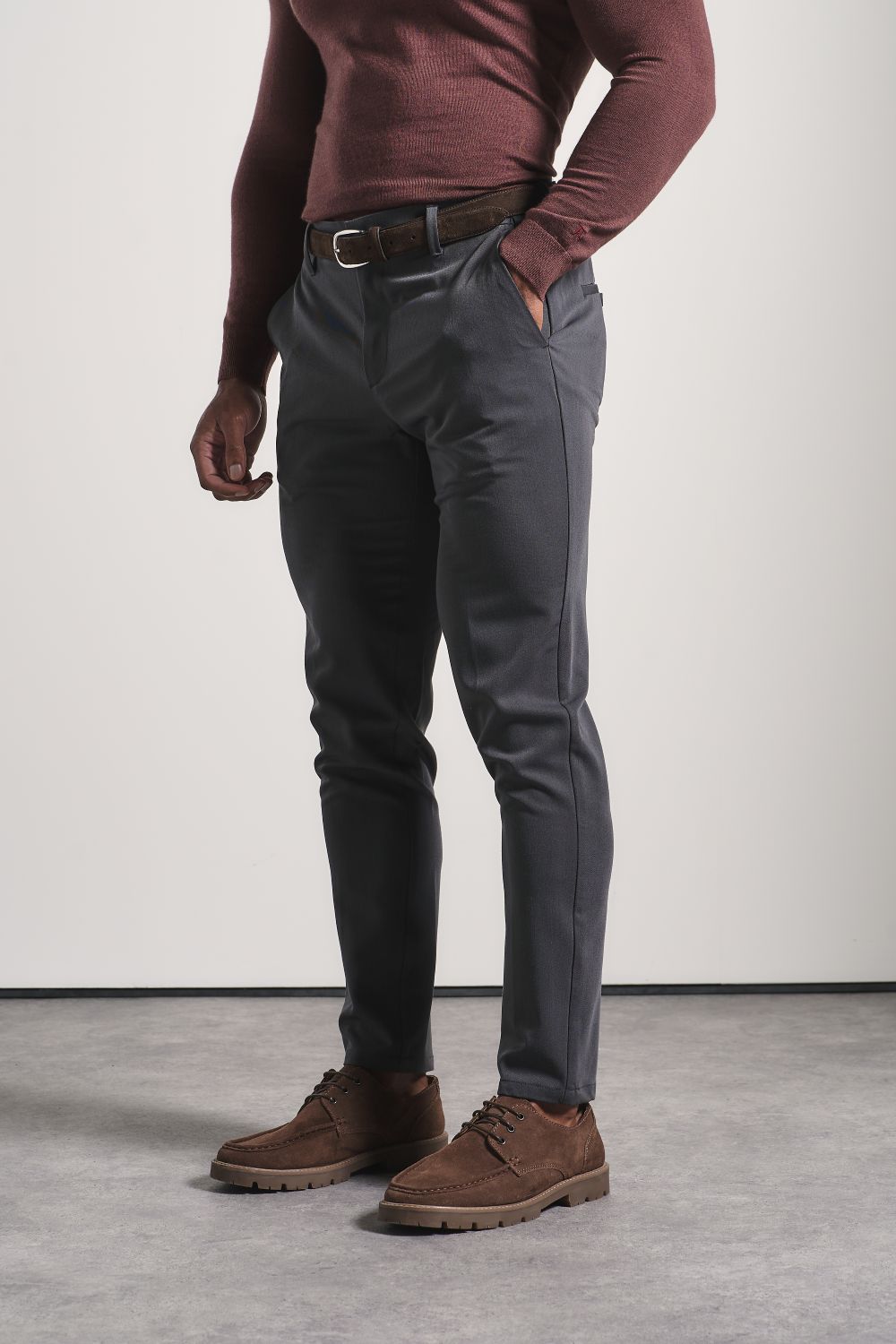 Athletic Fit Essential Pants in Graphite