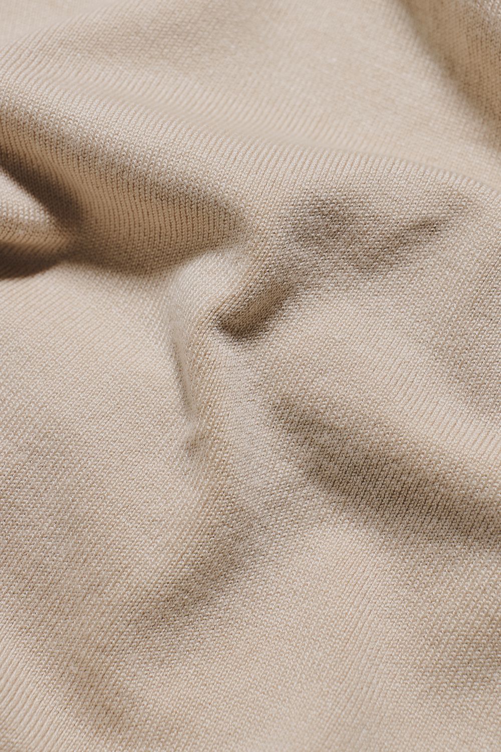 Contrast Tipped Knitted T-Shirt in Light Stone