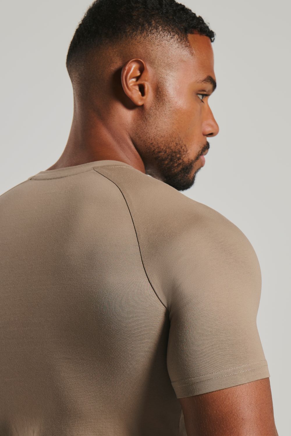 Athletic Fit T-Shirt in Mushroom