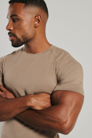 Athletic Fit T-Shirt in Mushroom