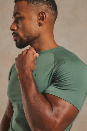 Athletic Fit T-Shirt in Kale