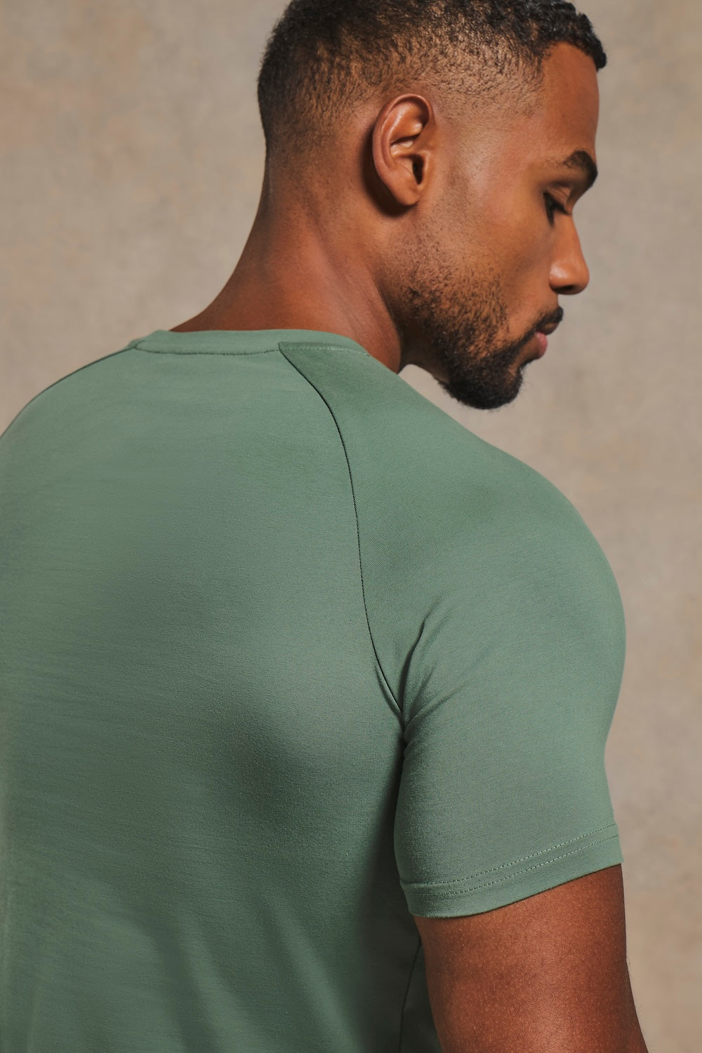 Athletic Fit T-Shirt in Kale