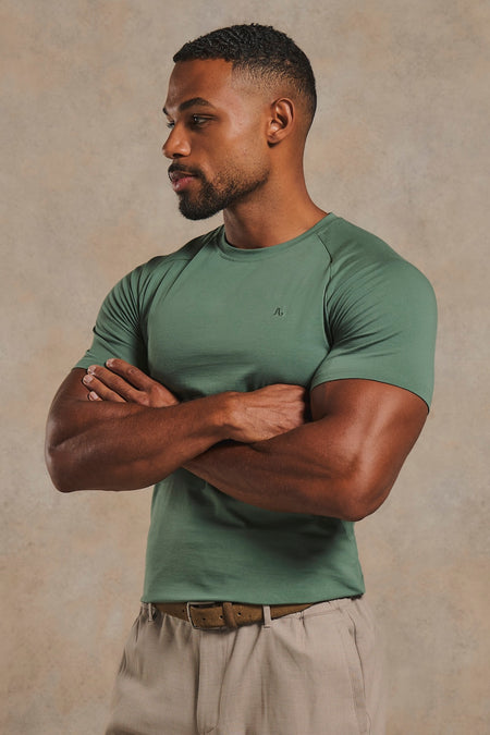 Athletic Fit T-Shirt in Kale
