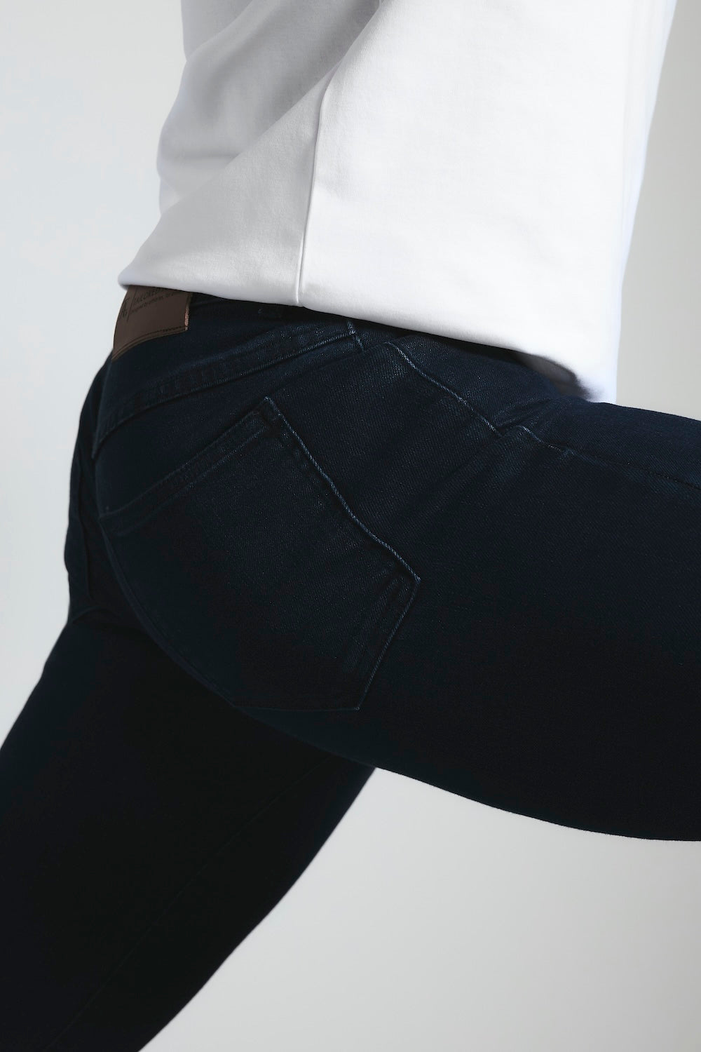 Athletic Fit Jeans in Indigo