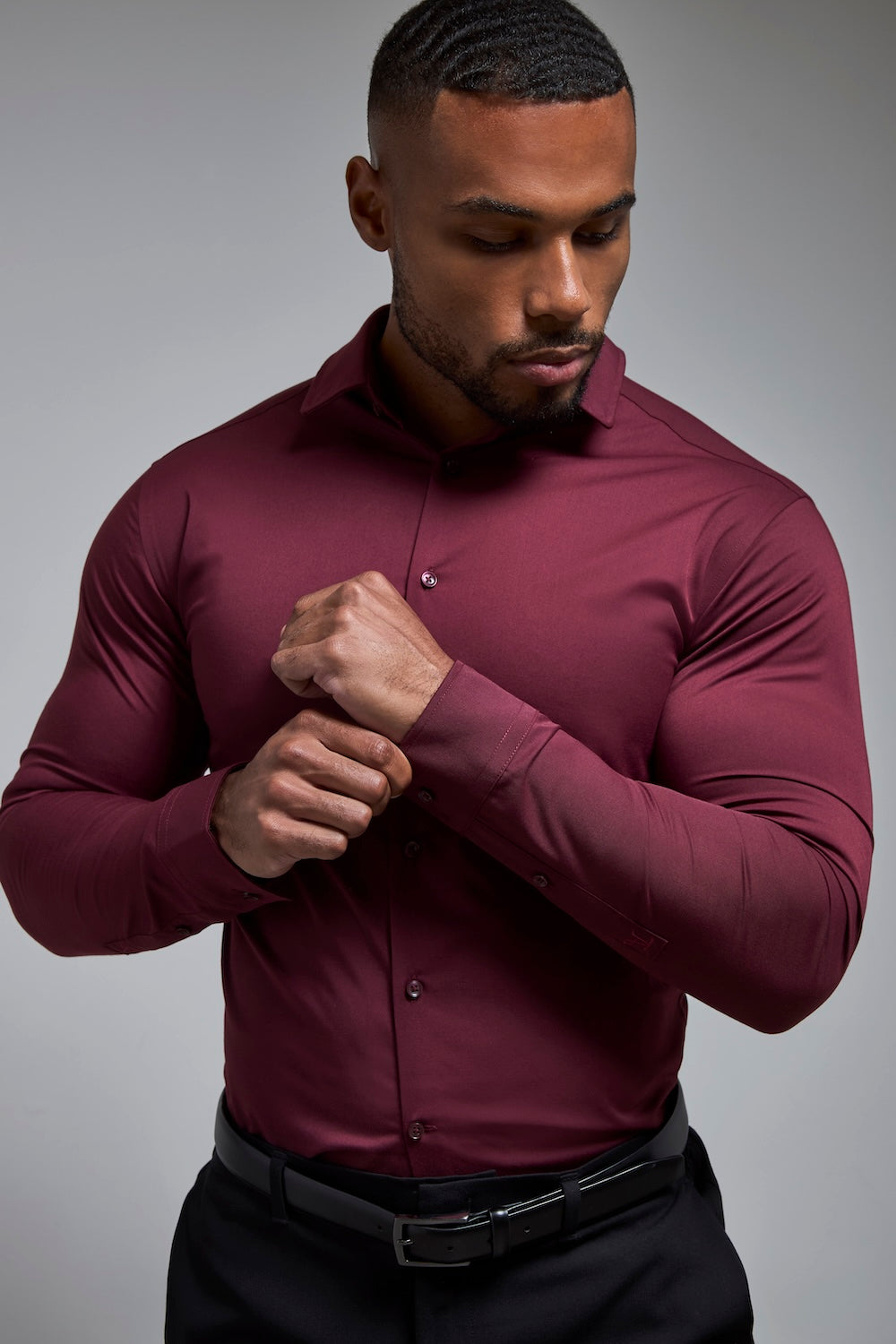 Athletic Fit Dress Shirt in Burgundy, L