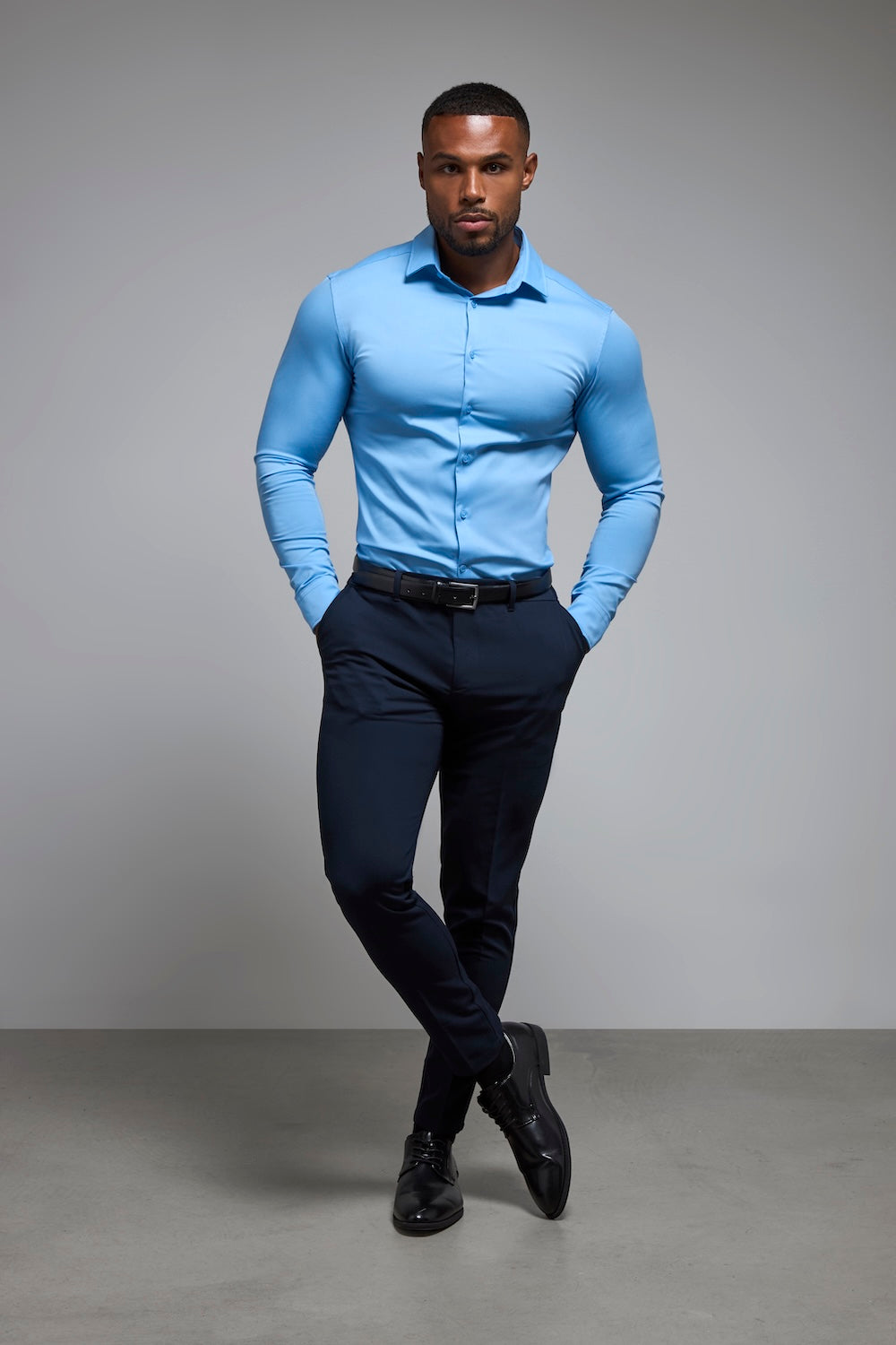 Athletic Fit Dress Shirt in Mid Blue, M