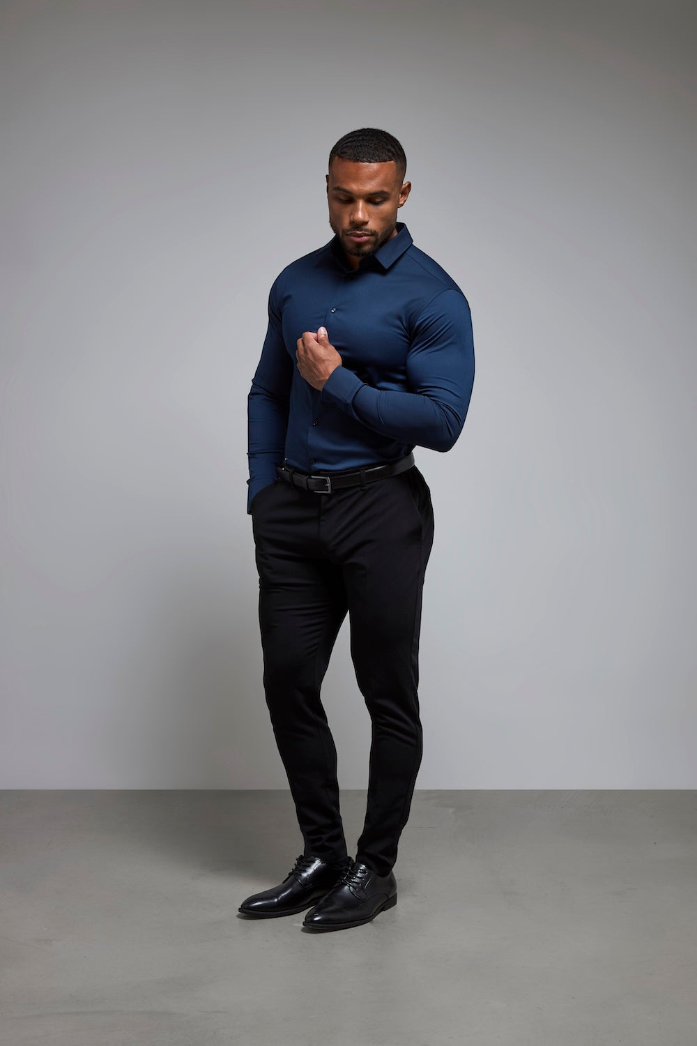 Athletic Fit Dress Shirt in Navy Blue, M