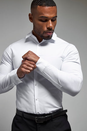 Dress Shirt in White Classic and Tailored Elegance M Dress Shirt in White Classic and Tailored Elegance M