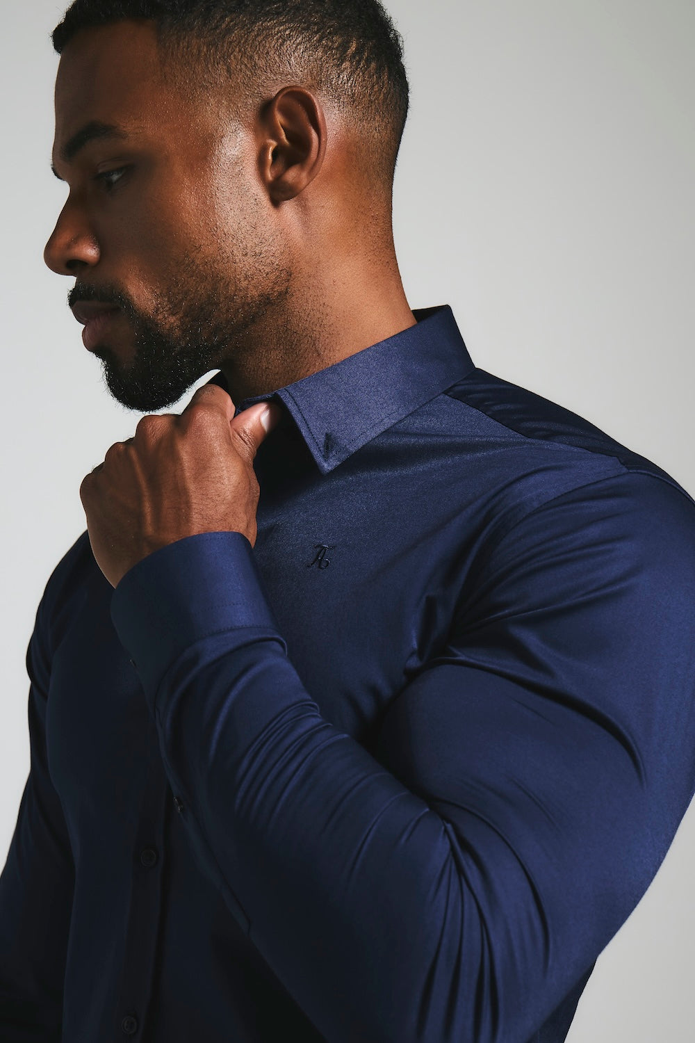 Athletic Fit Signature Shirt 2.0 in French Navy