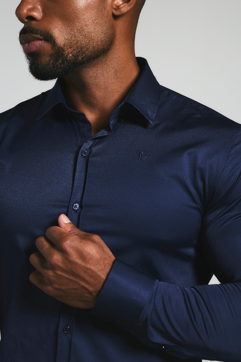 Athletic Fit Signature Shirt 2.0 in French Navy