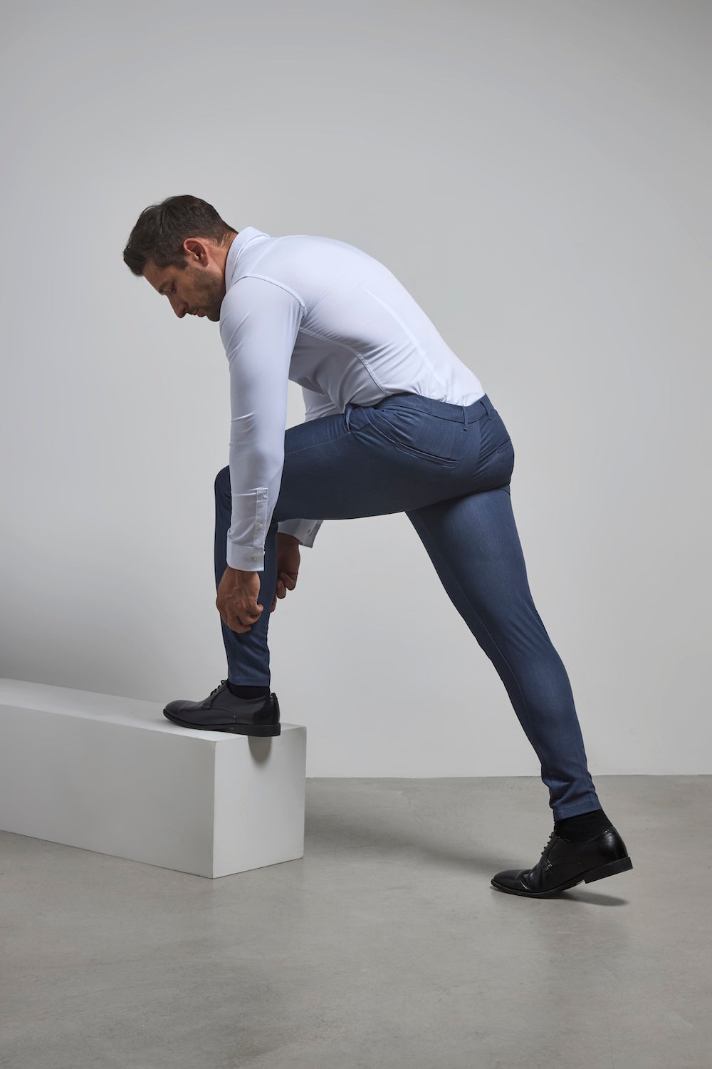 Athletic Fit Essential Pants in Chambray - TAILORED ATHLETE - USA