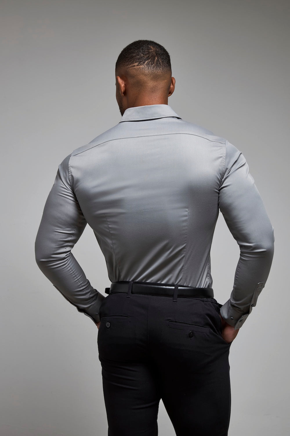 Athletic Fit Dress Shirt in Grey L Athletic Fit Dress Shirt in Grey L