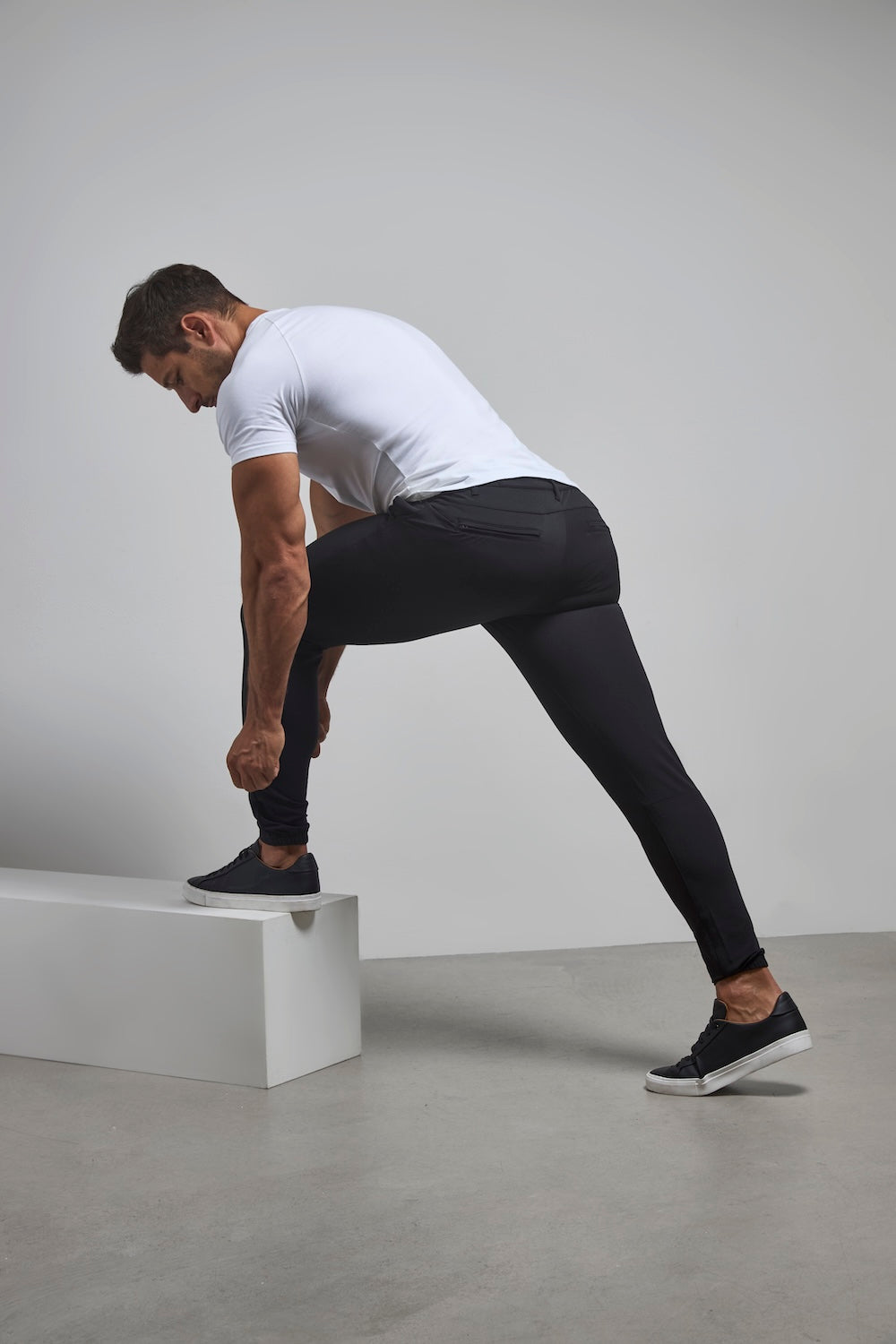 Everyday Tech Pants in Black - TAILORED ATHLETE - USA
