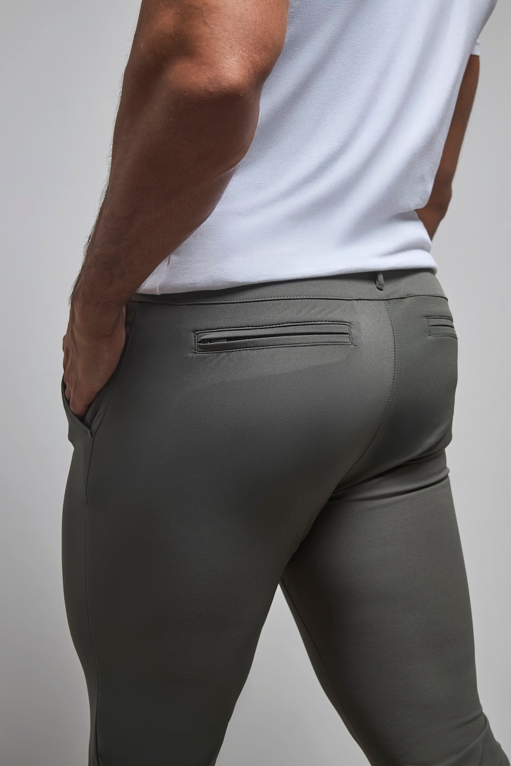Everyday Tech Pants in Olive - TAILORED ATHLETE - USA
