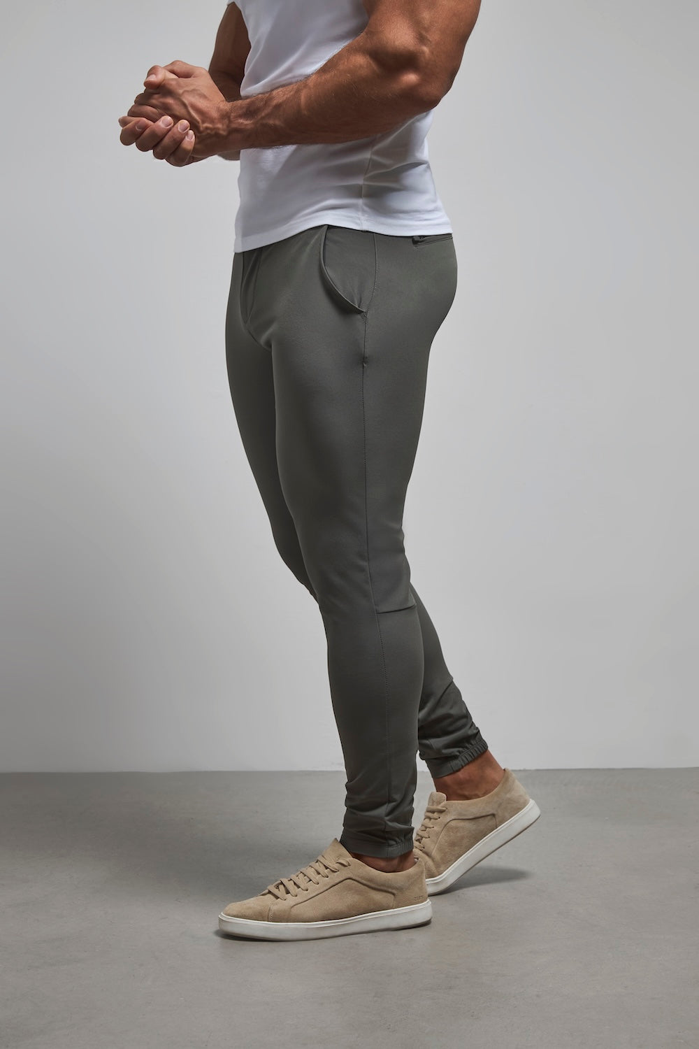 Everyday Tech Pants in Olive - TAILORED ATHLETE - USA