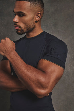 Fine Tipped T-Shirt in Navy and Khaki - TAILORED ATHLETE - USA