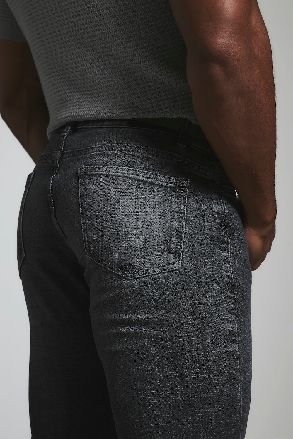Athletic Fit Stretch Jeans in Grey