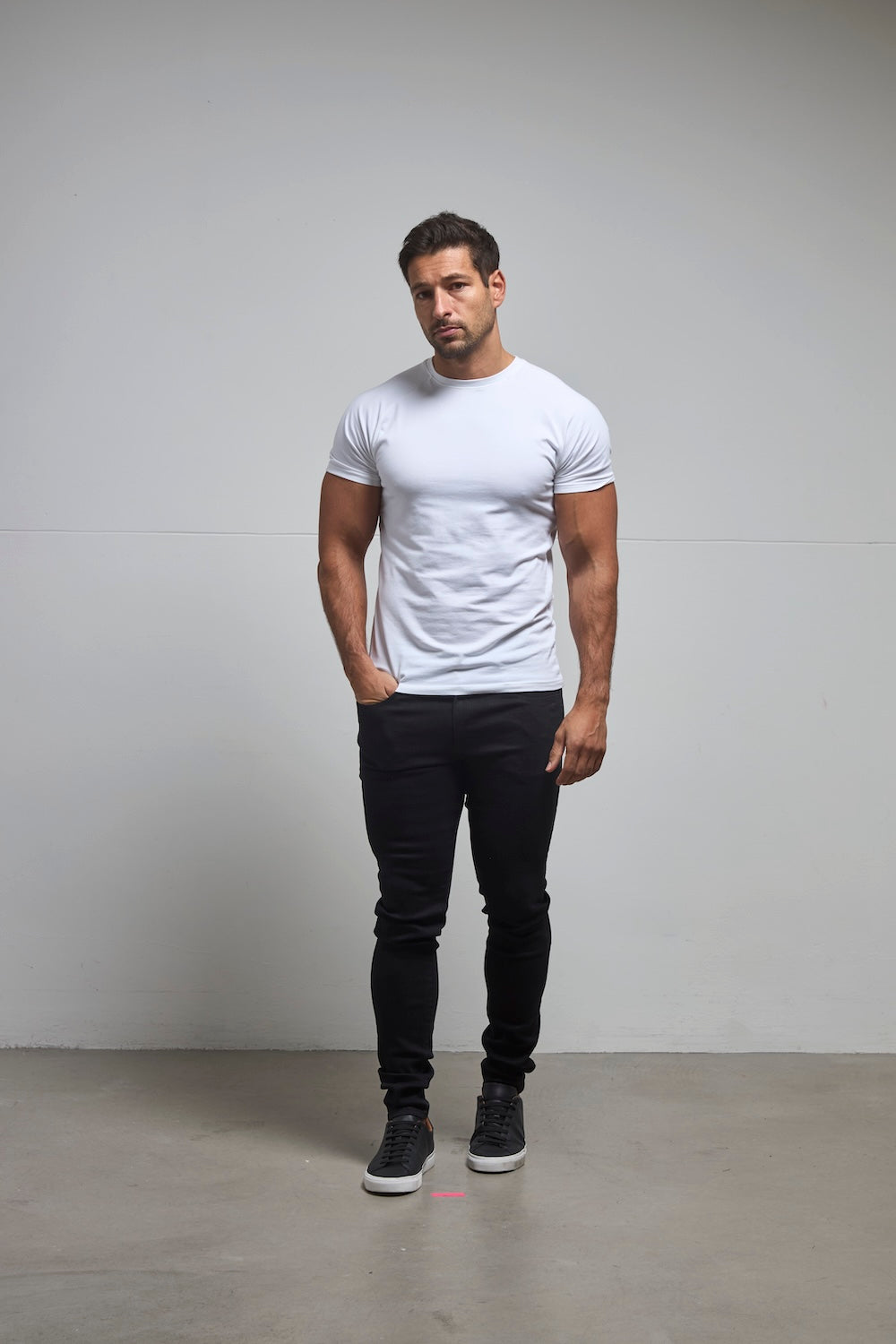 Athletic Fit Jeans in Black - TAILORED ATHLETE - USA