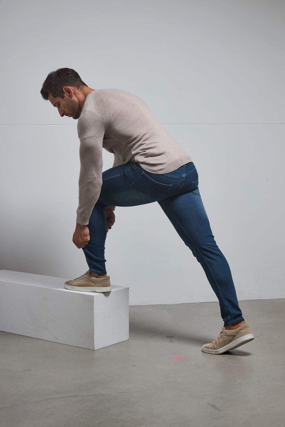 Athletic Fit Jeans in Mid Blue - TAILORED ATHLETE - USA