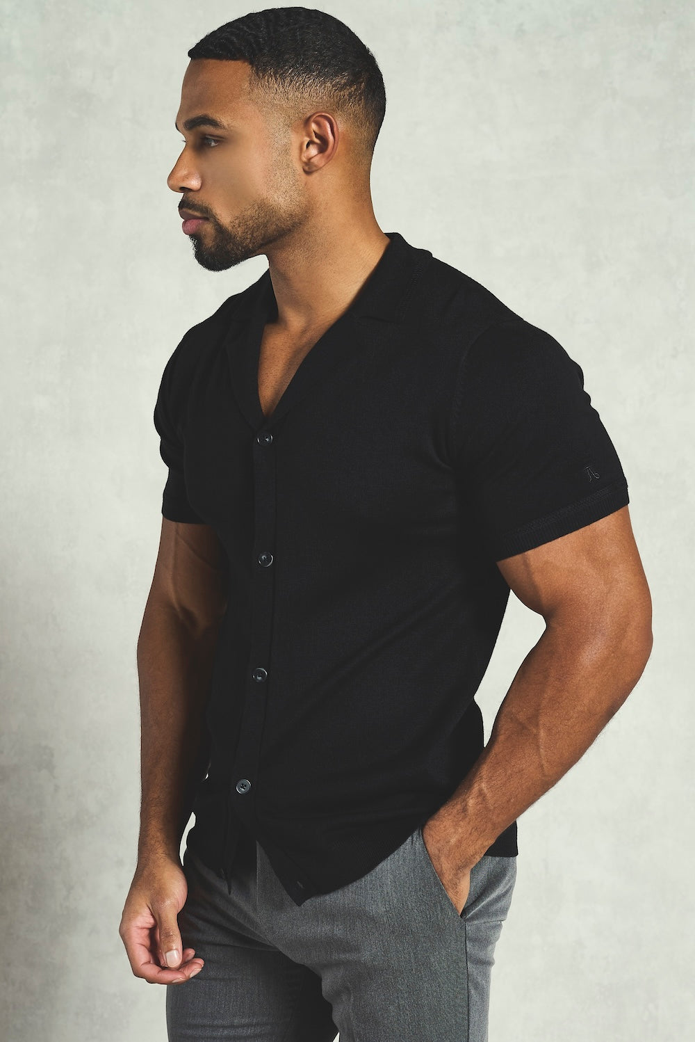 Knitted Shirt in Black - TAILORED ATHLETE - USA