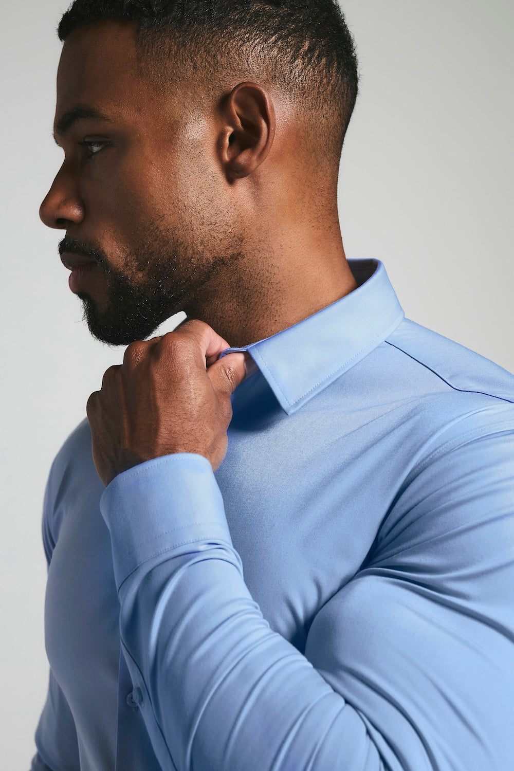 athletic dress shirts Fit Shirt in Mid Blue Graduation Dress Ideas [ Designed for men with INTERNATIONAL_WOMEN_DESIGNERS Colour:Navy Orange Floral