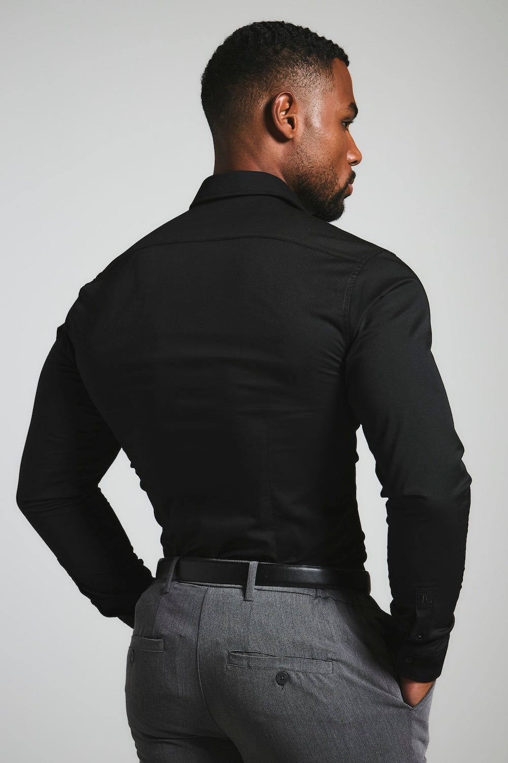 Athletic Fit Dress Shirt in Black