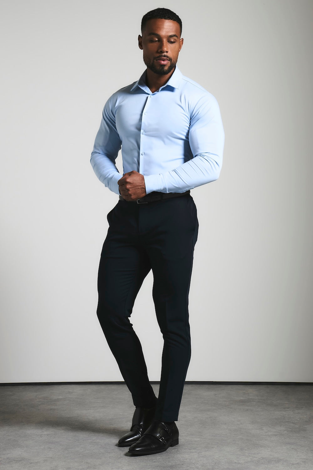 Athletic Fit Dress Shirt in Light Blue