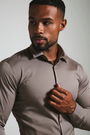Athletic Fit Dress Shirt in Mocha