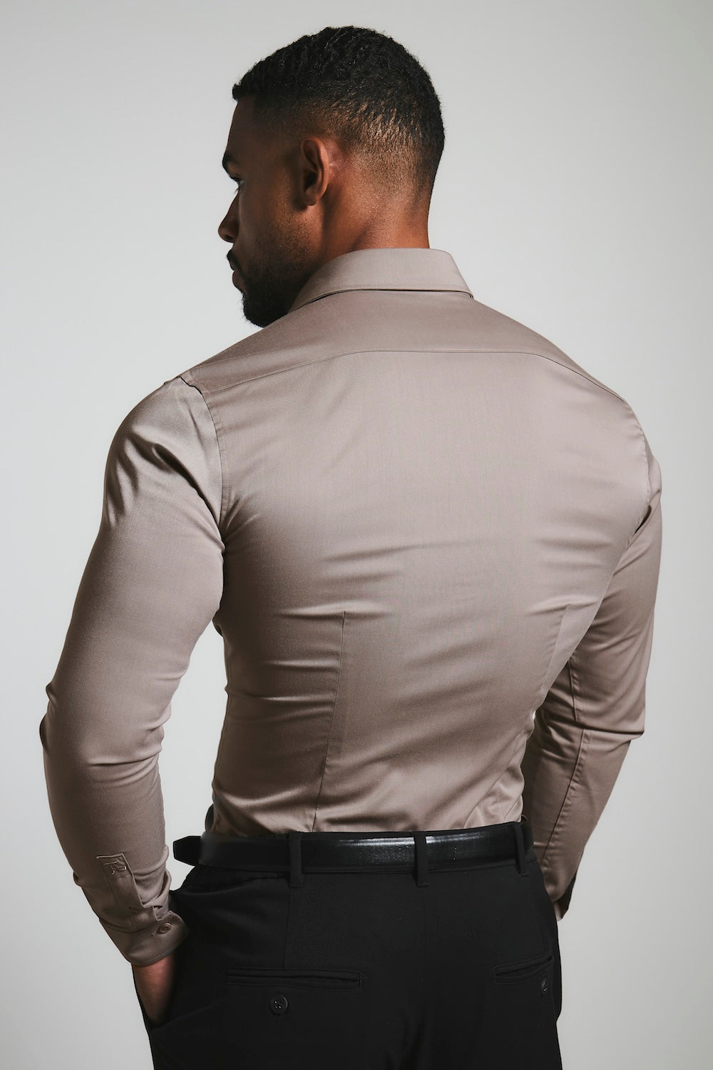 Athletic Fit Dress Shirt in Mocha