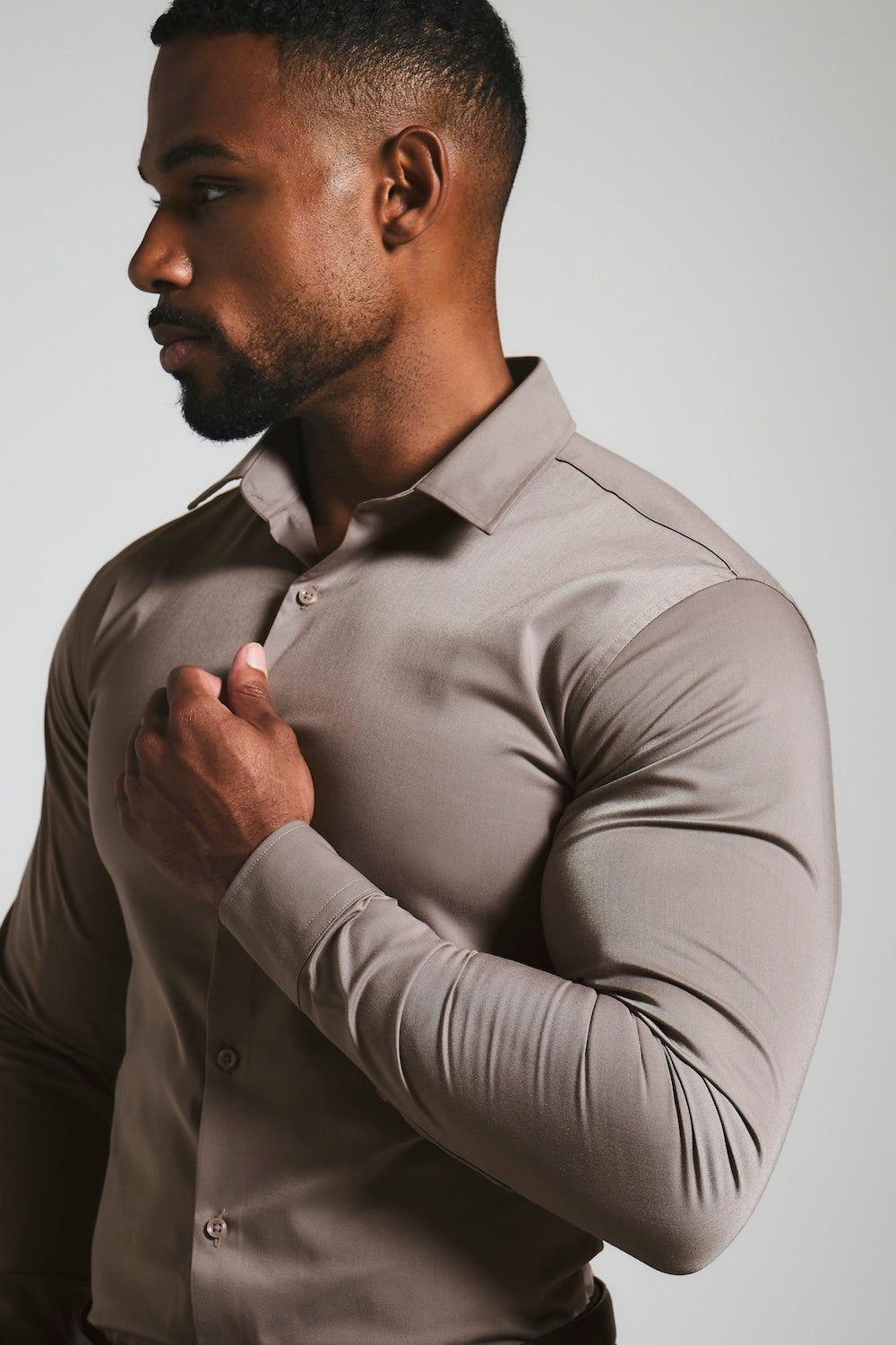 Athletic Fit Dress Shirt in Mocha