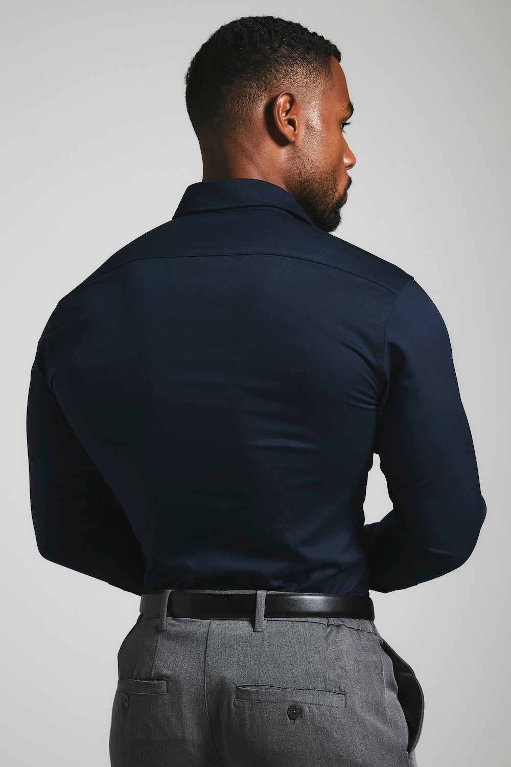 Athletic Fit Dress Shirt in Navy
