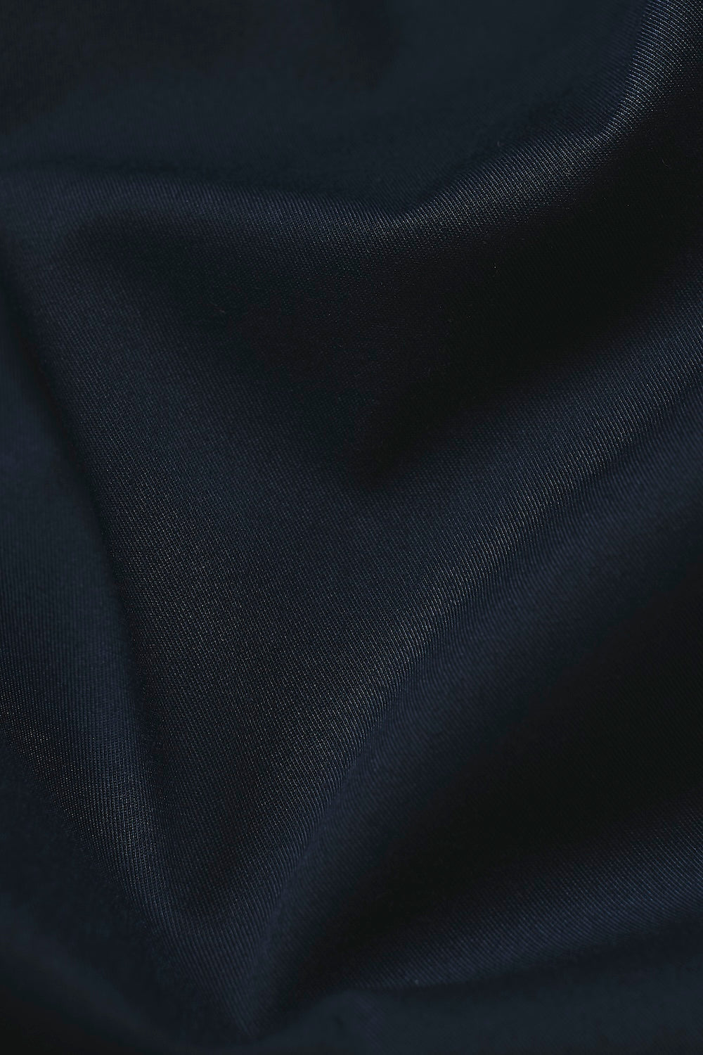 Athletic Fit Dress Shirt in Navy