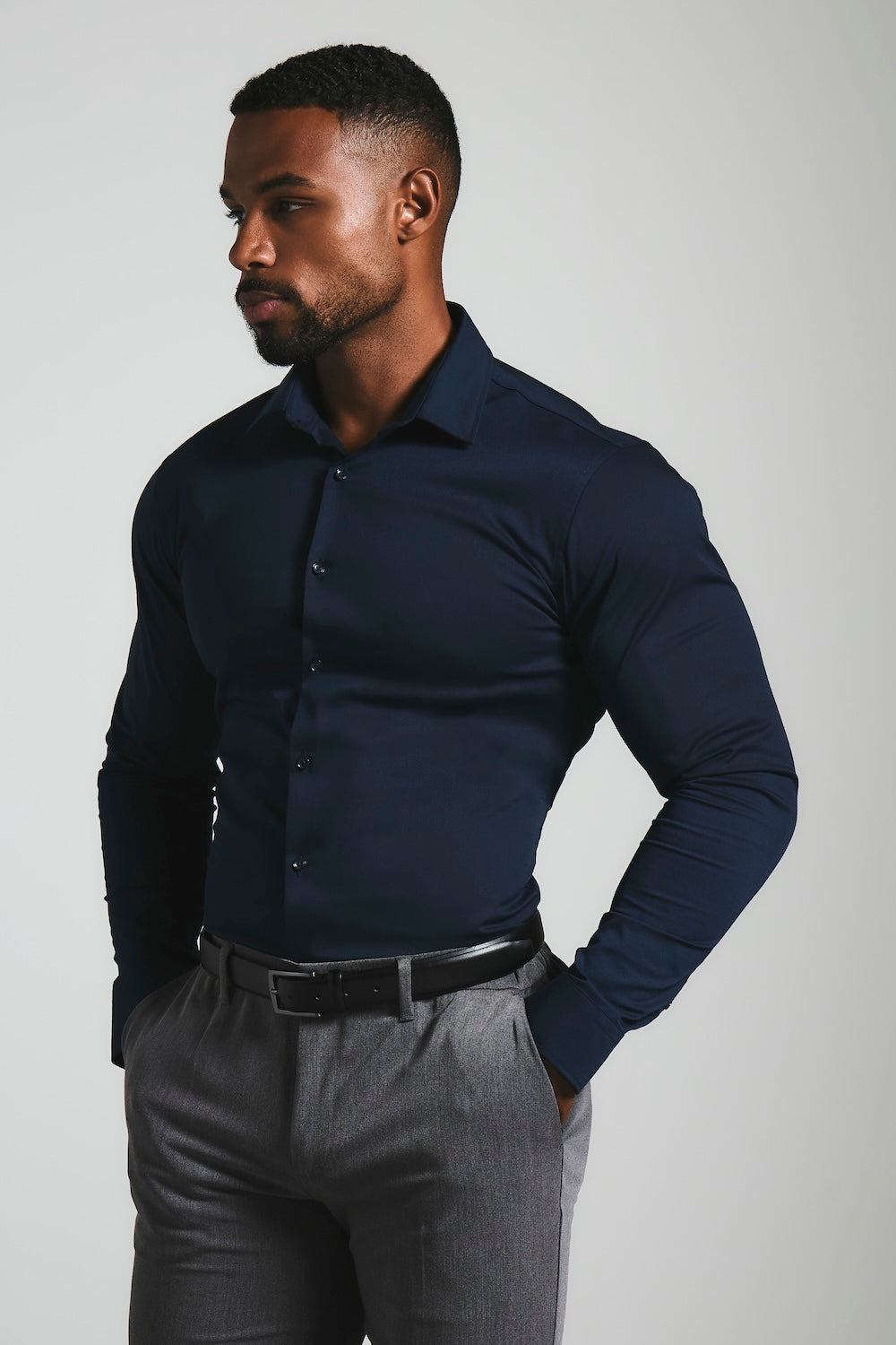 Athletic Fit Dress Shirt in Navy