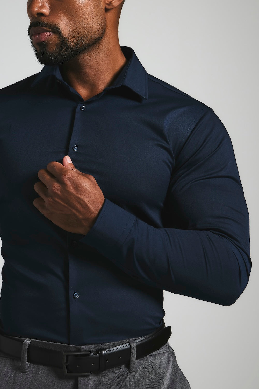 Athletic Fit Dress Shirt in Navy