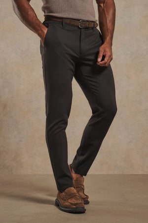 Athletic Fit Essential Pants in Dark Chocolate
