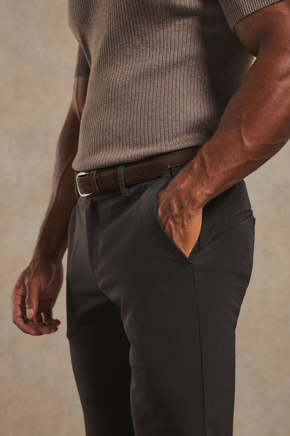 Athletic Fit Essential Pants in Dark Chocolate