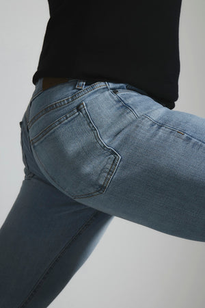 Athletic Fit Stretch Jeans in Light Blue