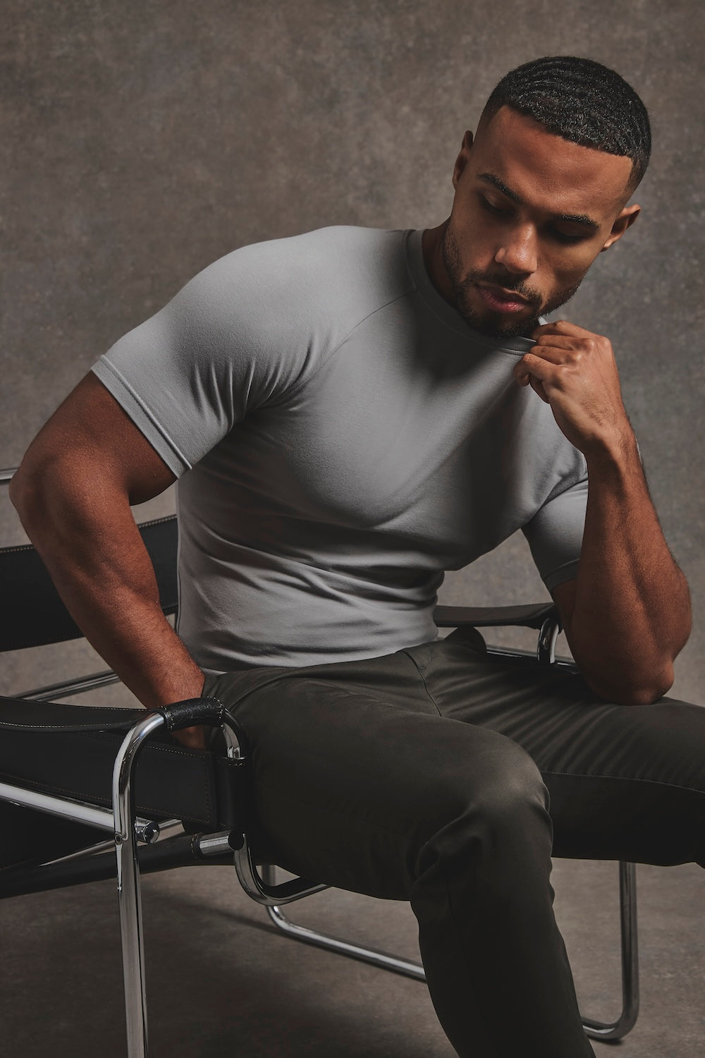 Athletic Fit Crew Neck T-Shirt in Grey - TAILORED ATHLETE - USA