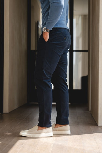 Athletic Fit Cotton Stretch Chino Pants in Navy