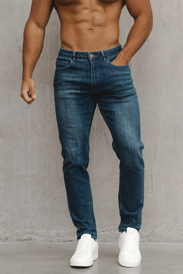Athletic Fit Jeans in Mid Blue