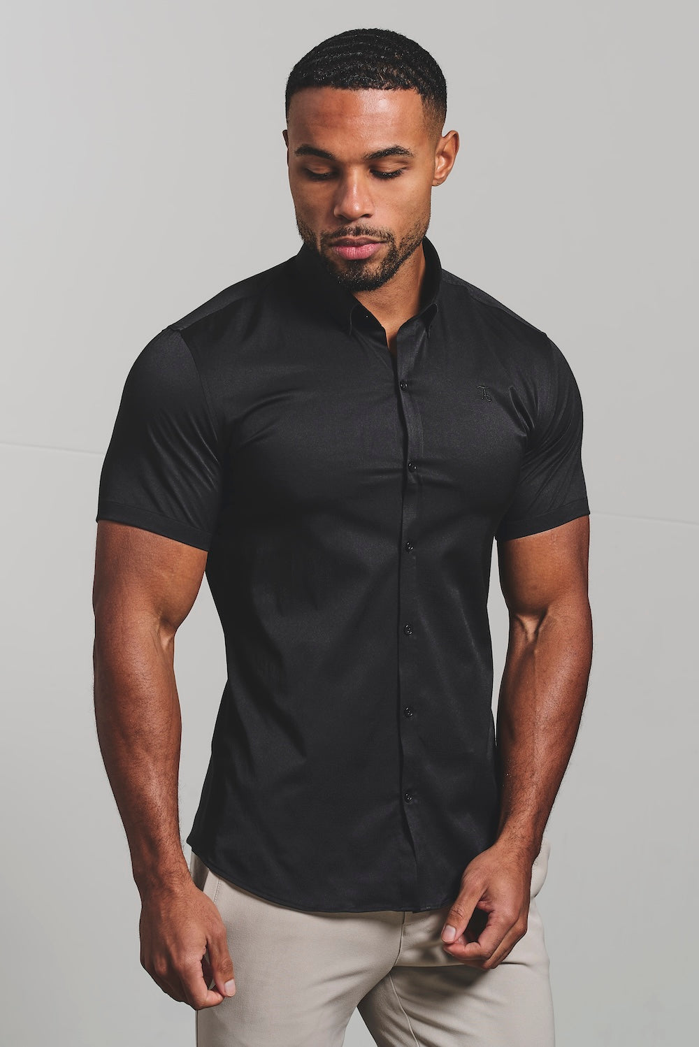 Muscle Fit Short Sleeve Signature Shirt in Black, XL Muscle Fit Short Sleeve Signature Shirt in Black, XL