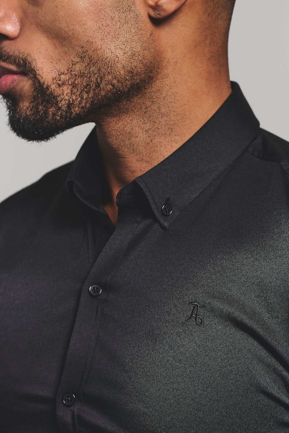 Athletic Fit Short Sleeve Signature Shirt in Black - TAILORED ATHLETE - USA