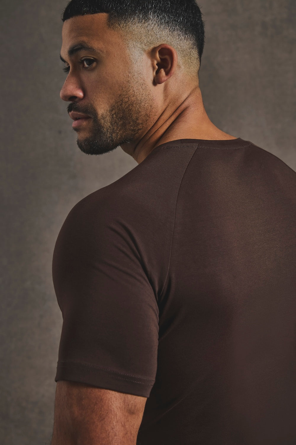 Athletic Fit T-Shirt in Chocolate - TAILORED ATHLETE - USA