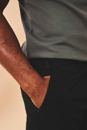 Athletic Fit Stretch Chino Shorts 7" in Black - TAILORED ATHLETE - USA